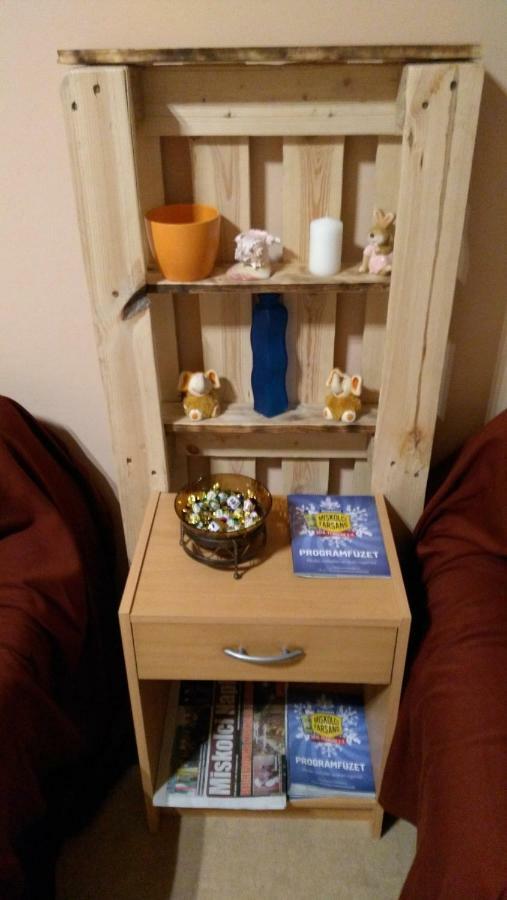 Gesztenyés Apartman Miskolc Esterno foto