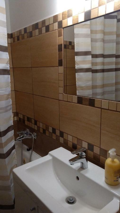 Gesztenyés Apartman Miskolc Esterno foto