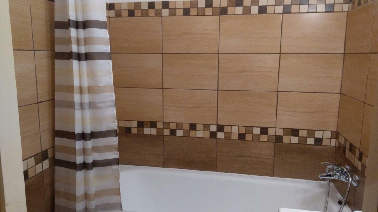 Gesztenyés Apartman Miskolc Esterno foto
