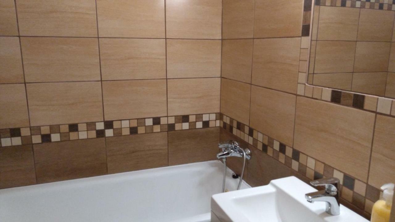 Gesztenyés Apartman Miskolc Esterno foto