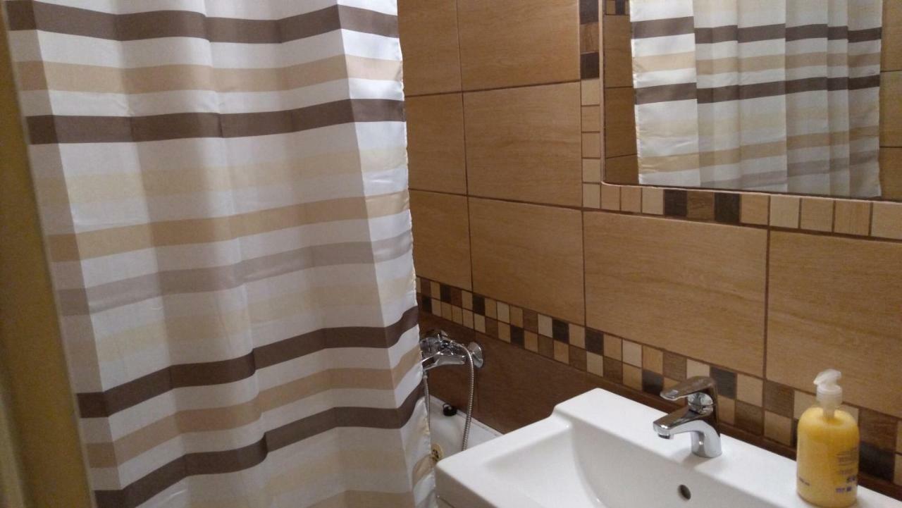 Gesztenyés Apartman Miskolc Esterno foto