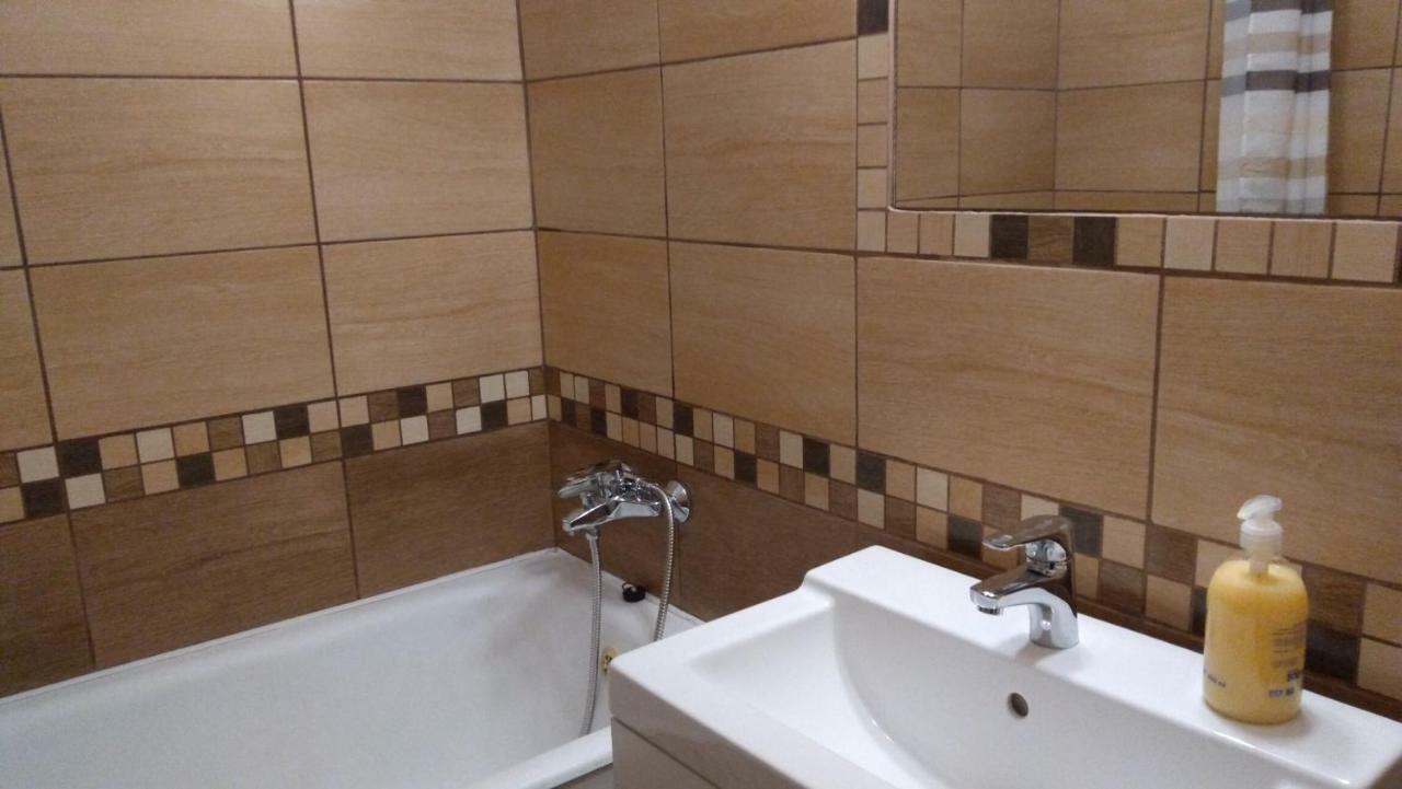 Gesztenyés Apartman Miskolc Esterno foto