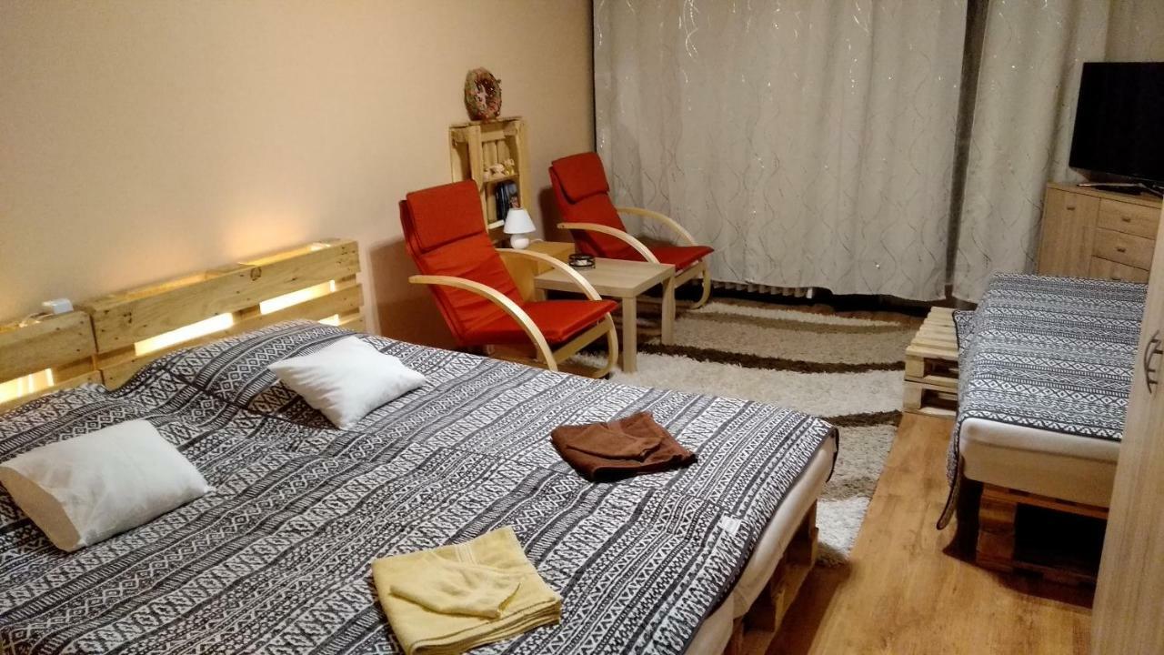 Gesztenyés Apartman Miskolc Esterno foto