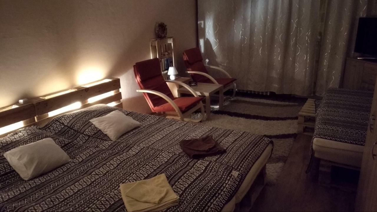 Gesztenyés Apartman Miskolc Esterno foto