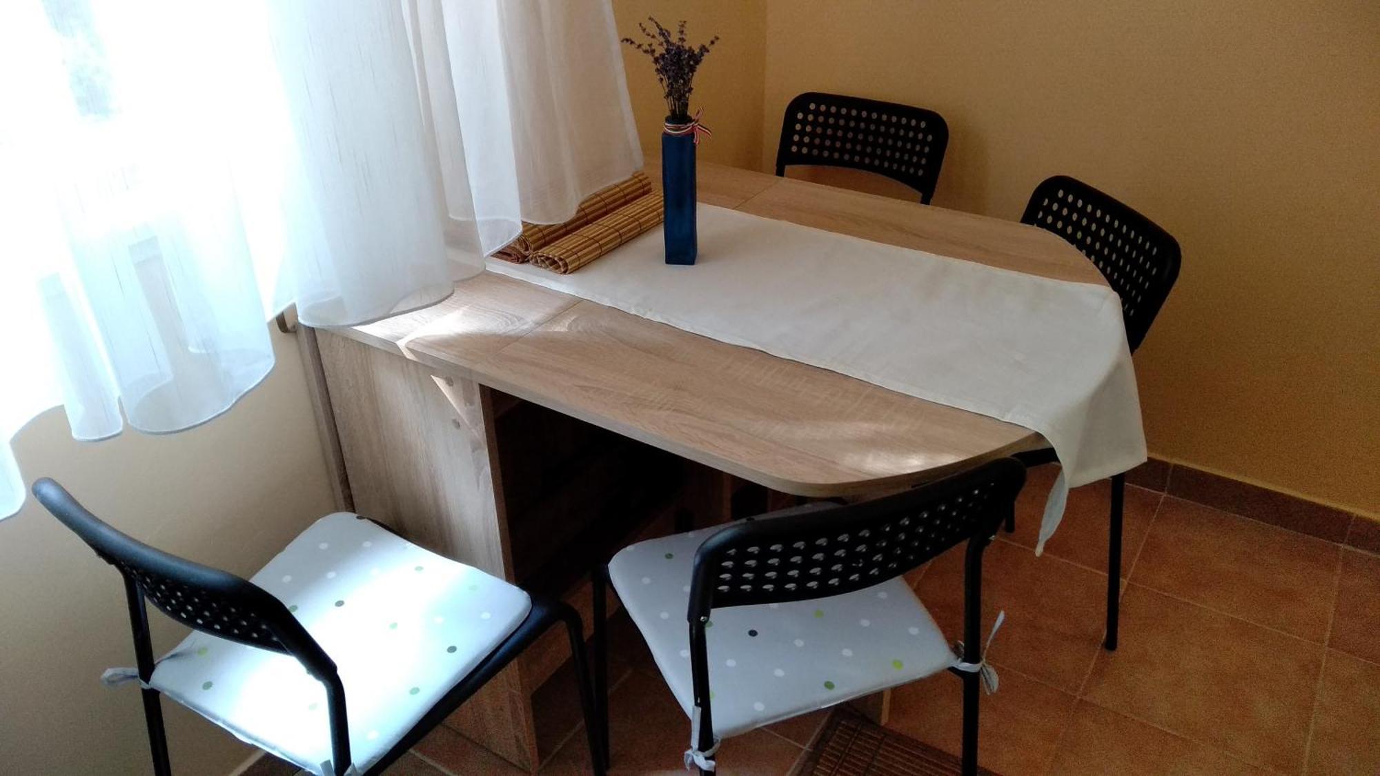 Gesztenyés Apartman Miskolc Esterno foto